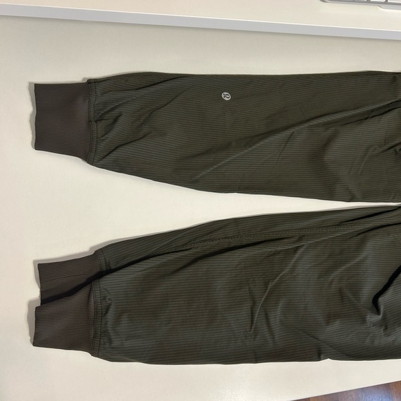 🍋 Lululemon Dance Studio Joggers Size 6 - Picture 6 of 7